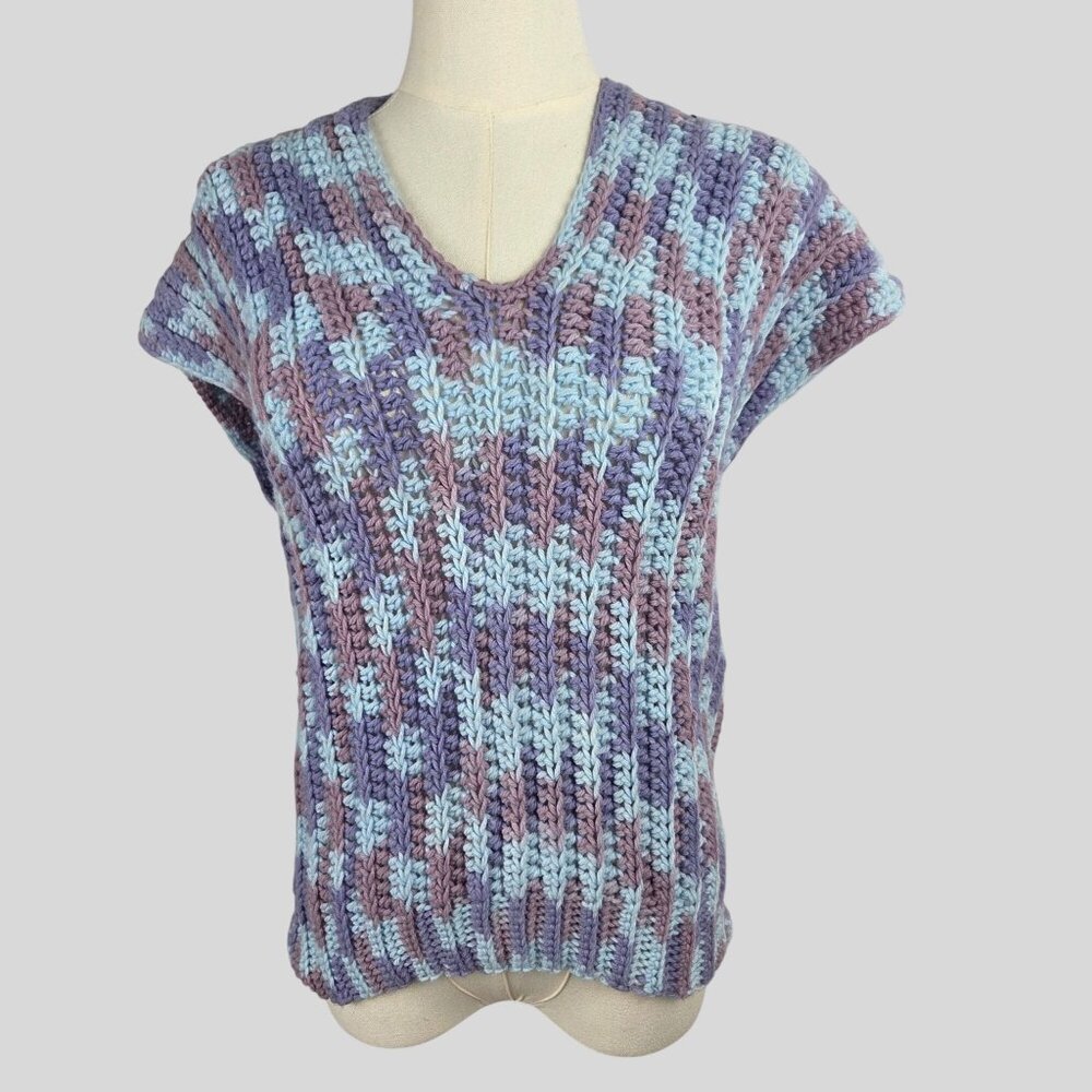 Vintage Handmade Crochet Sleeveless Sweater Top Sz Medium Pastel Blue Grannycore